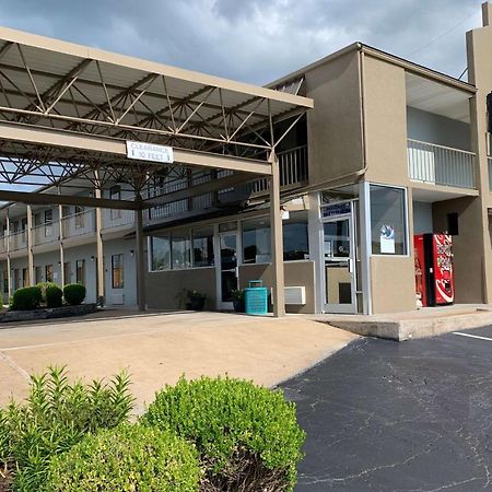 Super 8 By Wyndham Jackson Motel Exterior photo